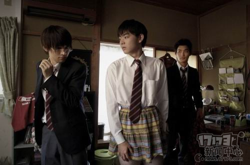 爱情电影,一个女高中生爱上男教师的故事,但我忘记这部影片叫什么了