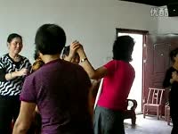 上师大<em>两女</em>之观看<em>两女一杯</em>反映.flv_17173游戏