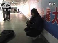 超清预告片 [<em>拍客</em>]芬兰电视台采访<em>西单女孩任月</em>