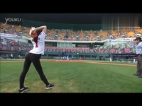 高清片段 韩国艺体美女助阵棒球联赛 秀360度