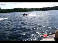 在线观看 YL023长江边上玩水上飞行器-游戏视