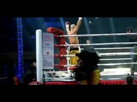 武林风一龙最新比赛2014 一龙30秒飞膝ko南非