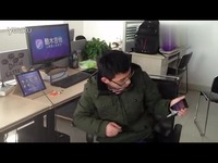 IT男为了情人节拼了!隔空<em>弹吉他</em>,为了<em>妹子</em>,无下