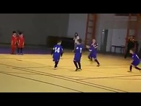 高清片段 小学生踢足球精彩进球-游戏视频_17