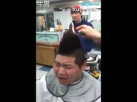 热点 <em>碉堡</em>男子 为了<em>发型</em> 命都不要了-命都不要