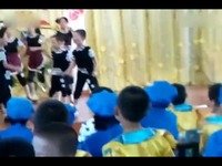 儿童亲子舞蹈《小鸡快跑》幼儿舞蹈教学视频-