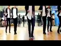 性感美女性感视频脱衣舞v性感无限-浴室超清花屏美女美全腿性感美脚图片