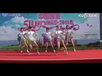 超清花絮 <em>街拍超短裤</em>美女<em>中学生</em>啦啦操表演-视