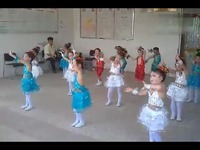 建西幼儿园2014年六一儿童节小班舞蹈数蛤蟆