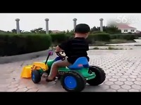 经典 玩具铲车 挖掘机表演-挖掘机操作视频_17